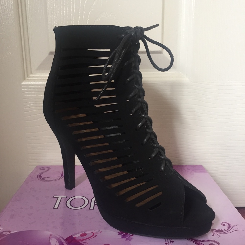 Top Moda | Black Strappy Ankle Bootie Heels